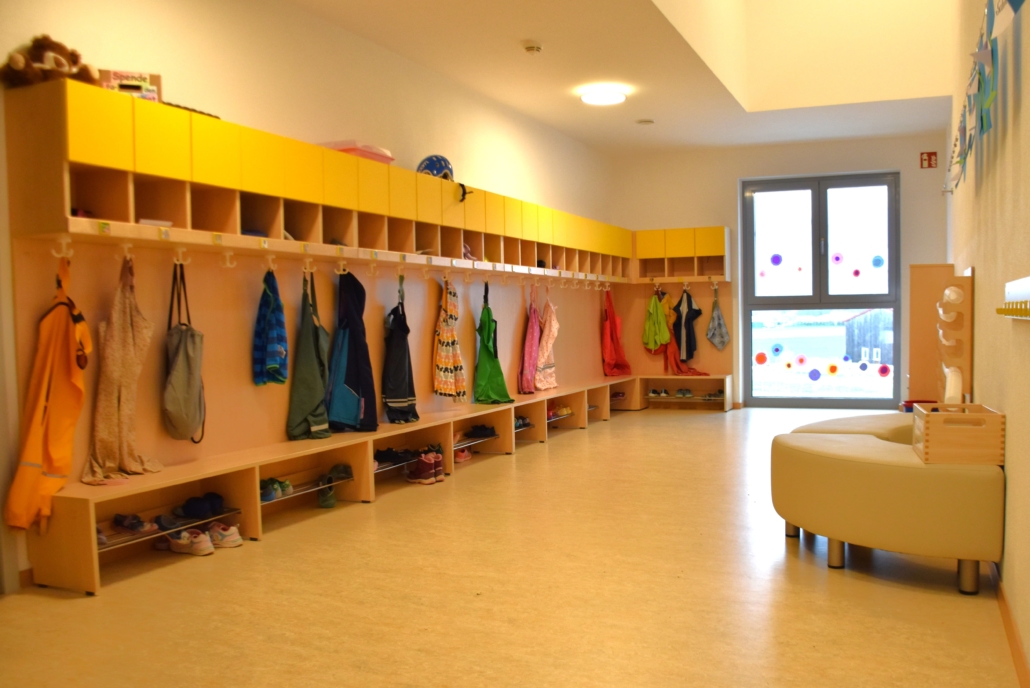 Kiga Garderobe gelb Garderobe